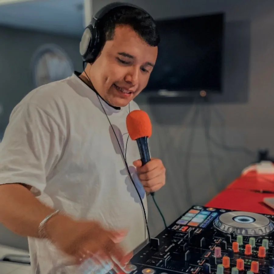 DJ Marcos en Radio W107
